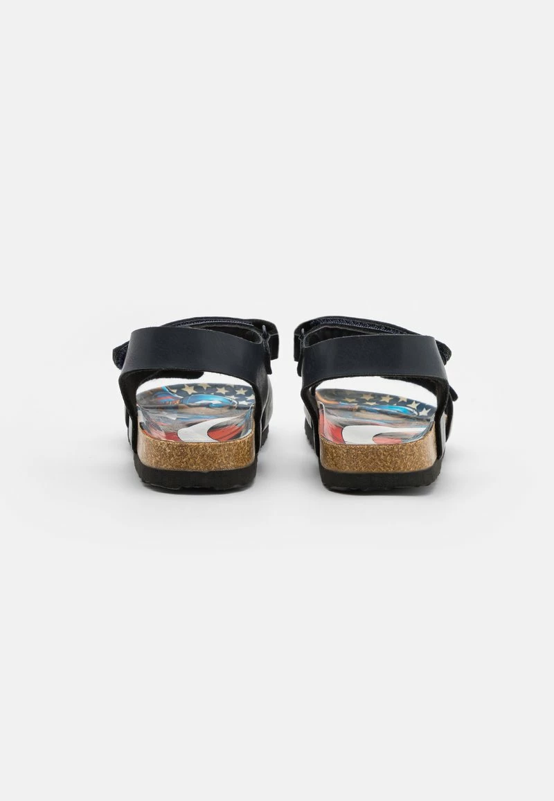 Friboo MARVEL CAPTAIN AMERICA STRAPPY SANDALS UNISEX - Riemensandalette - Dark Blue 5 Friboo MARVEL CAPTAIN AMERICA STRAPPY SANDALS UNISEX - Riemensandalette - Dark Blue – Bild 3